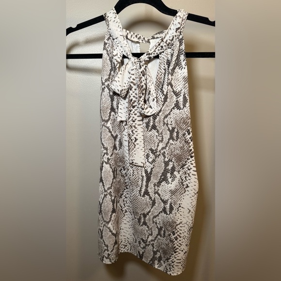 Large High Neck Boutique Top - Picture 2 of 2